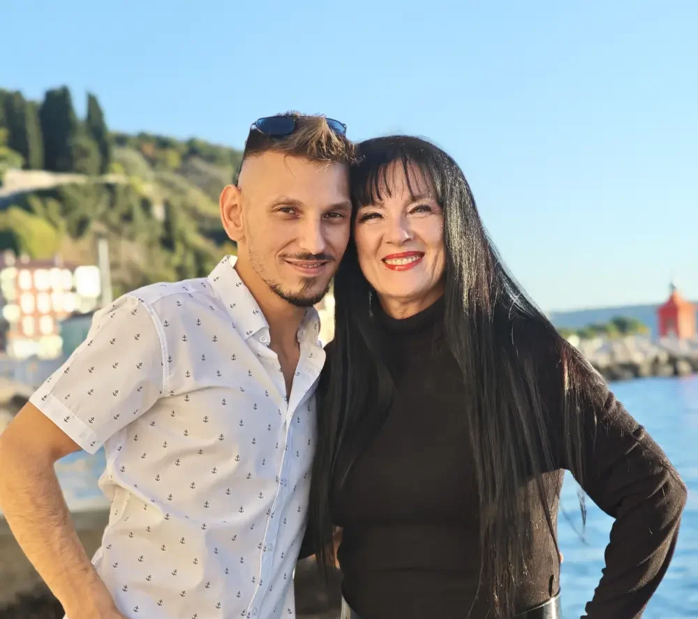 Mark Tivadir in Adreja Z.