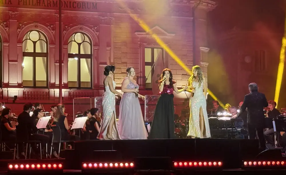 Chicas in Irena Vrčkovnik